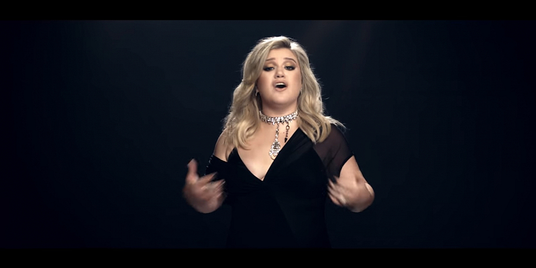 Kelly Clarkson - I Don't Think About You